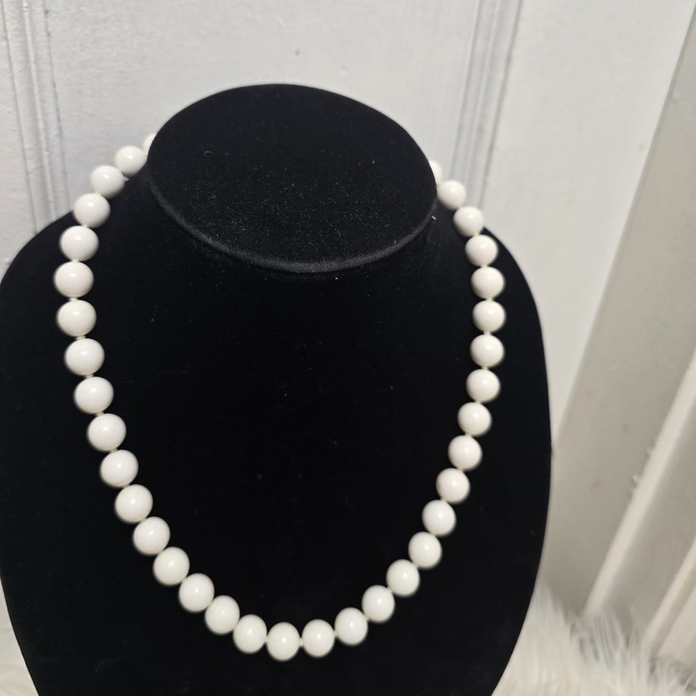 Vintage White Pauline Radar Couture Bead Necklace